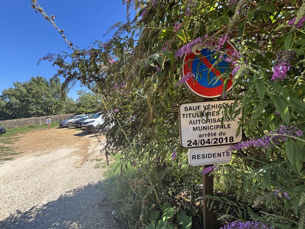 RARE in Domme - the house benefits from acar park for resident only (60m)
