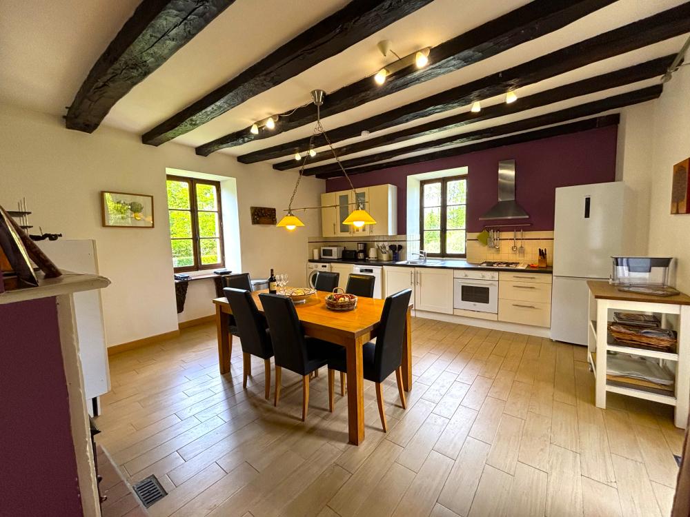 the perfectly fitted kitchen 