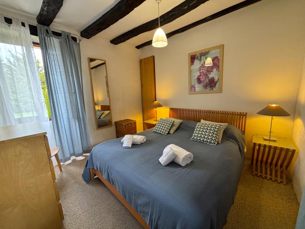 the first double bedroom on the groundloor 