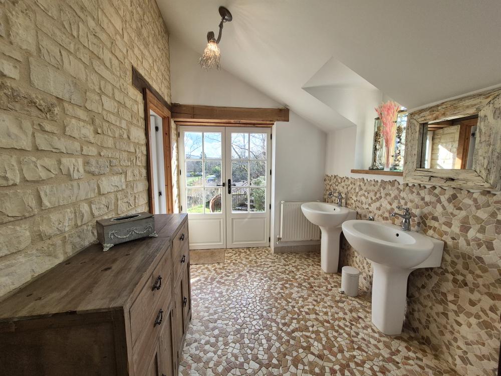 with two basins and access to the outside