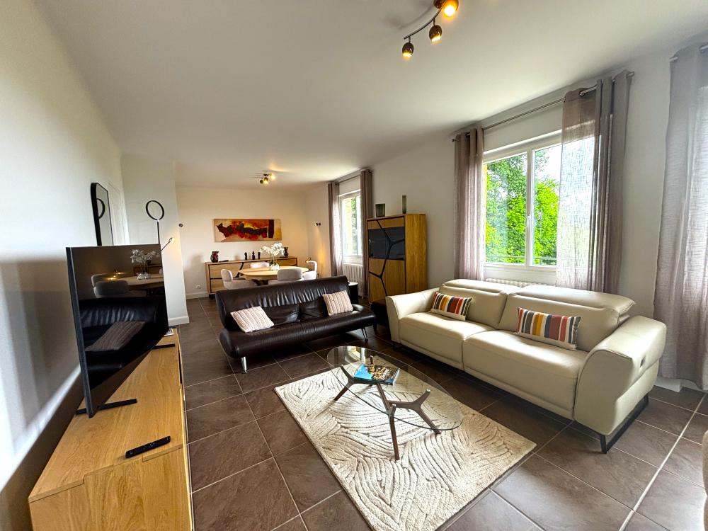 The light and bright living room 