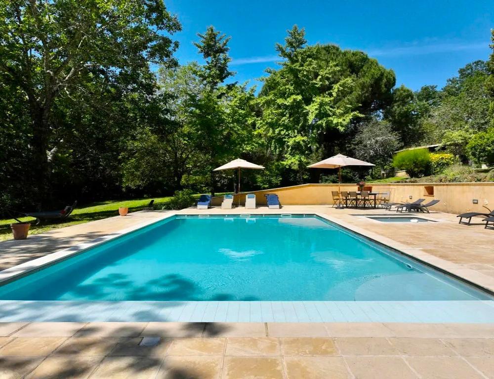 The huge heated private pool 