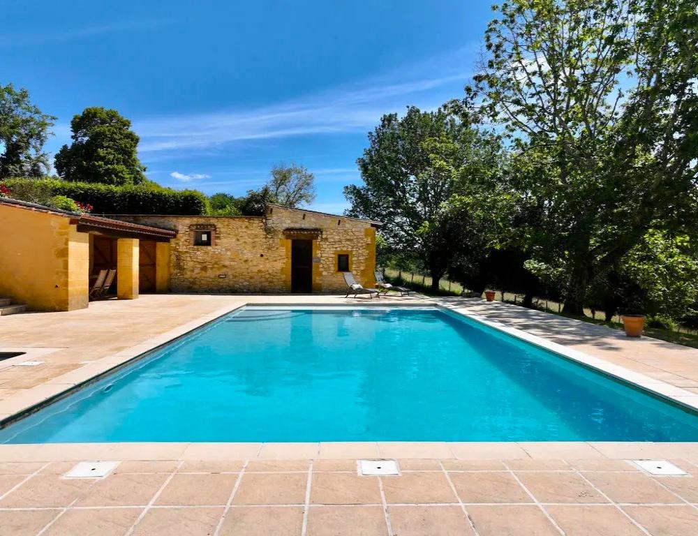 The pool house 