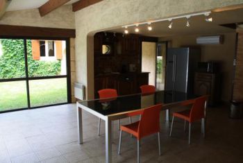 and fully equipped kitchen