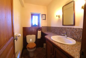 The toilet on the groundfloor 