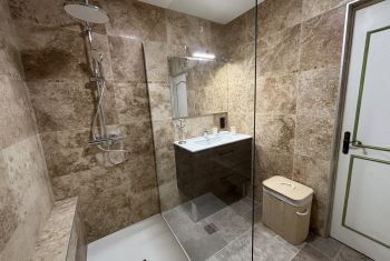 La Fermette - ground floor bathroom