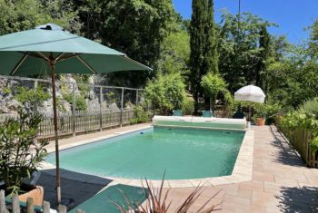 The heated pool at Castarnou
