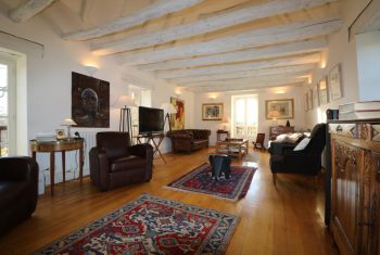 The Barn : The livgin room 