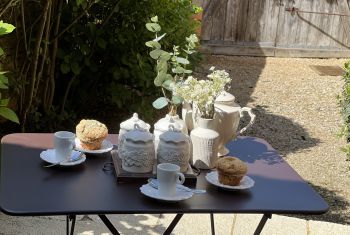La Bergerie - the kitchen's terrace area 