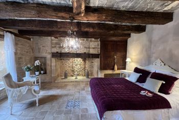 La Mansarde - the GARANCE ensuite bedroom on the groundfloor 