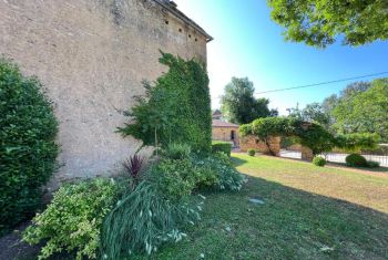 la Bergerie house viewed from the entrance of the property