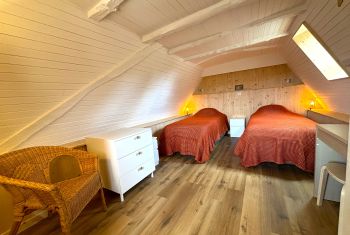 The twin bedroom 