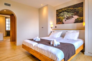 The first double bedroom on the groundfloor (king size bed)
