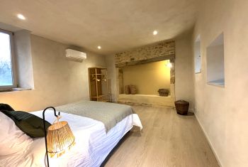 The 3th ensuite bedroom LA DONZELLE at lower level ( at Kitchen's side)