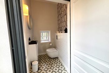 There are also separate WC on the groundfloor