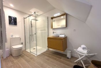 and its ensuite shower room