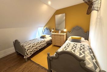 The twin bedroom at 1st floor 