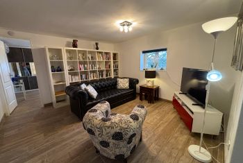 The separate flat on the groundfloor - the living room 