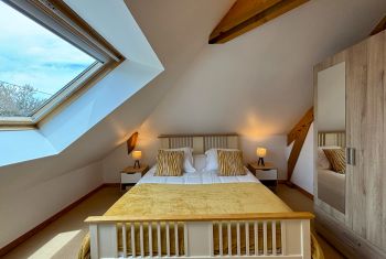 The bedroom Place des Oies at 1st floor 