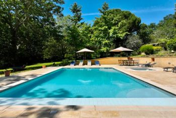 The huge heated private pool 